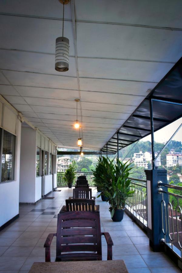 Oyo 442 Kanda Uda Kandy Exterior foto